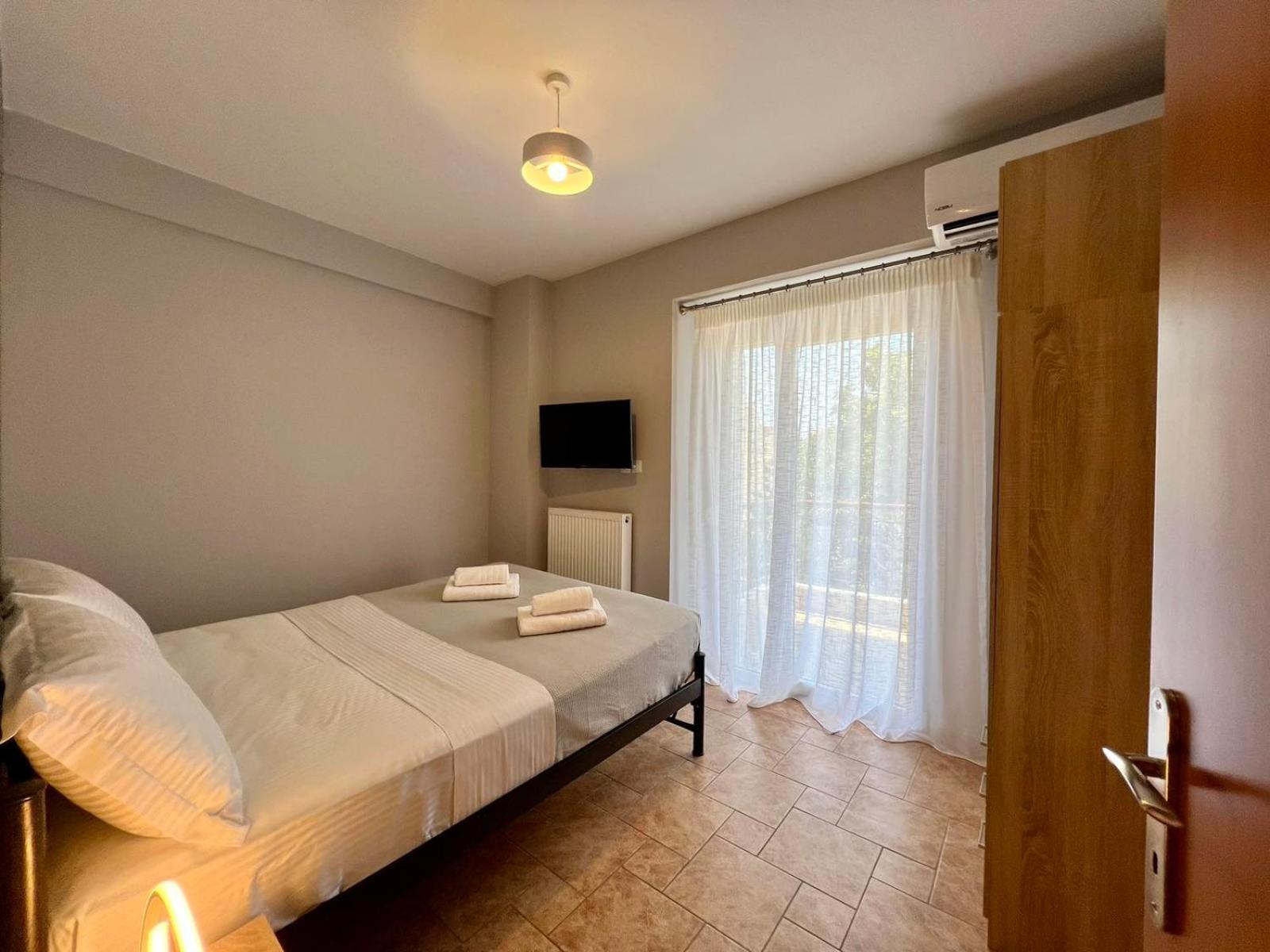 P Deluxe Suites Β4 Неа-Миханиона Экстерьер фото